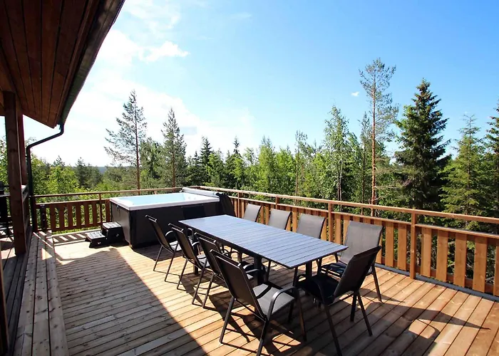 Kaepylinna A&b - 18 Hloe, Both Sides, Himos Laensihuippu